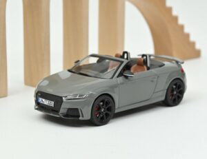 Audi TT RS Roadster – Nardo Grey – 1:43