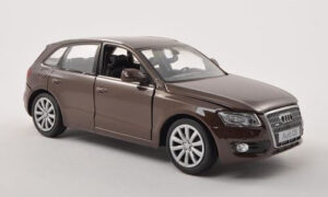 Audi Q5, metallic-brown