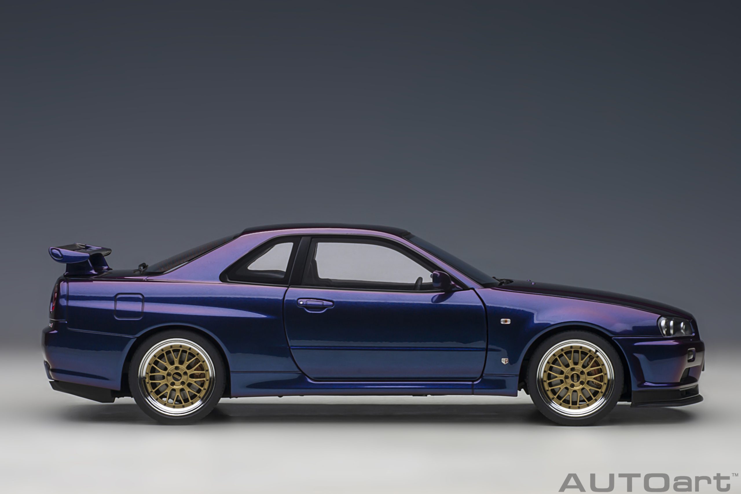 Nissan Skyline GT-R (R34) V-Spec II with BBS LM wheels (Midnight Purple III) - immagine 5