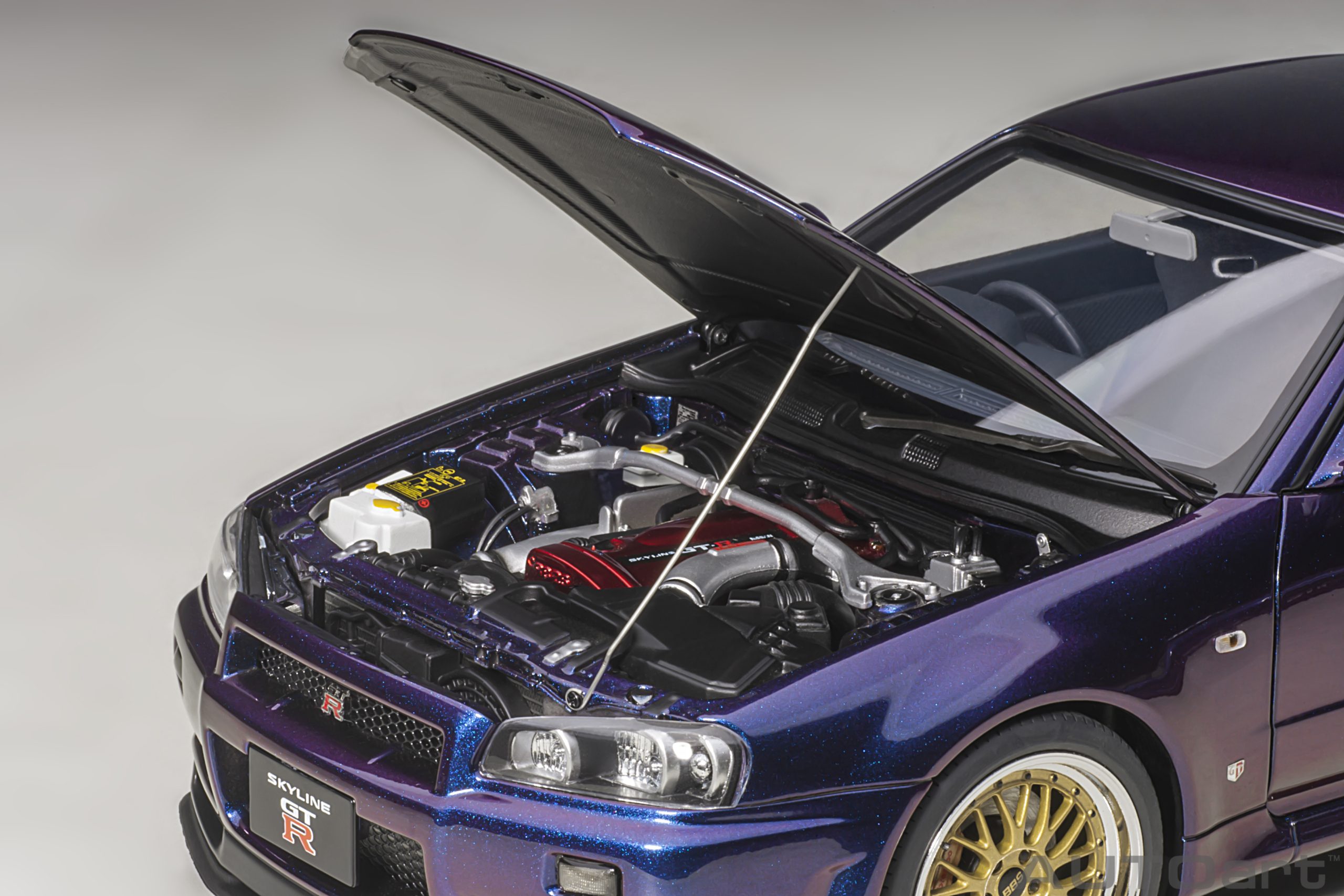 Nissan Skyline GT-R (R34) V-Spec II with BBS LM wheels (Midnight Purple III) - immagine 12