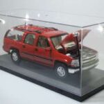 Led show case 1/18 (car not included). this case comes with 4 ultra bright led, adjustable light