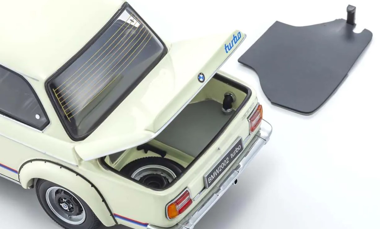 BMW 2002 Turbo (White) – Bild 4