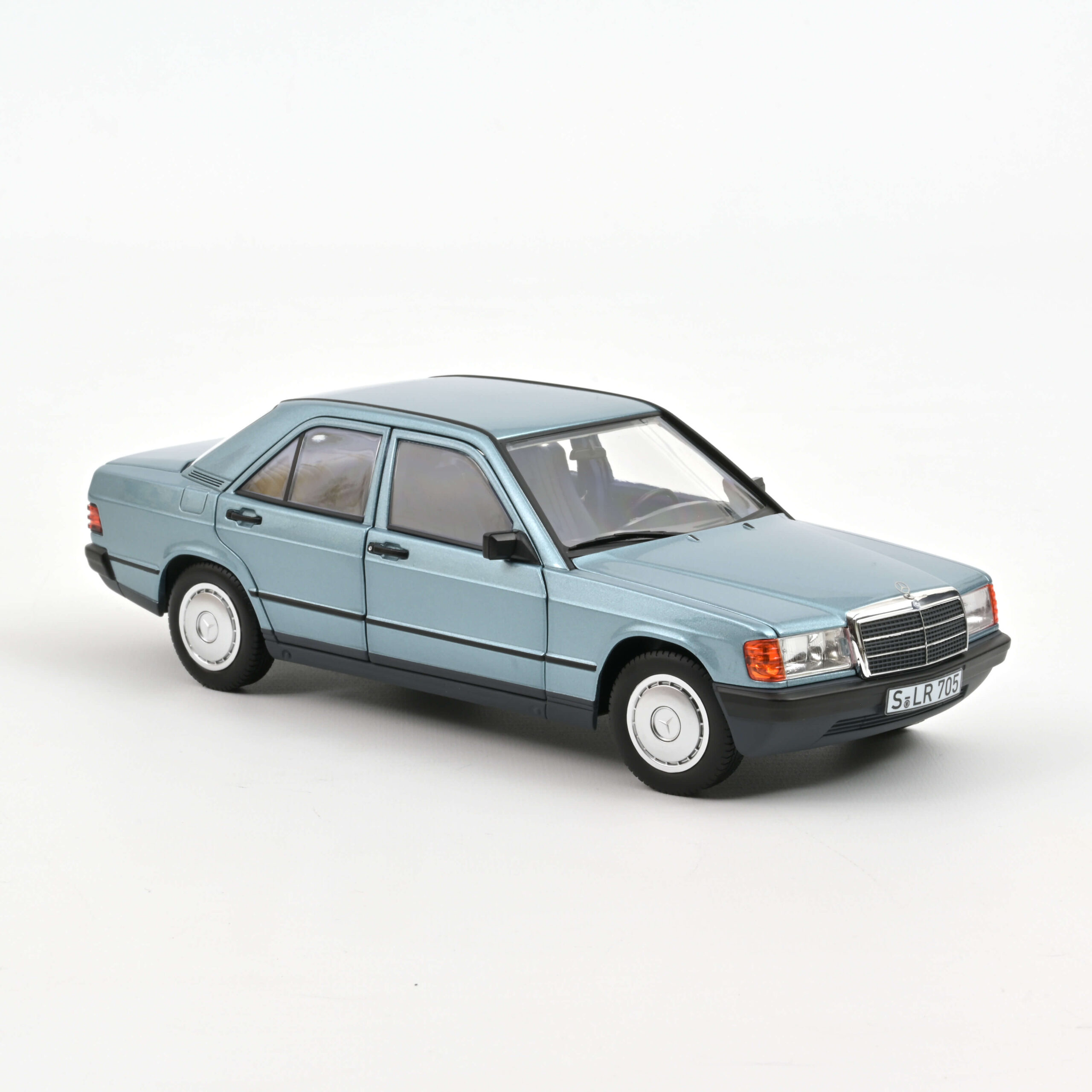 Mercedes-Benz 190 E 1984 Light Blue metallic