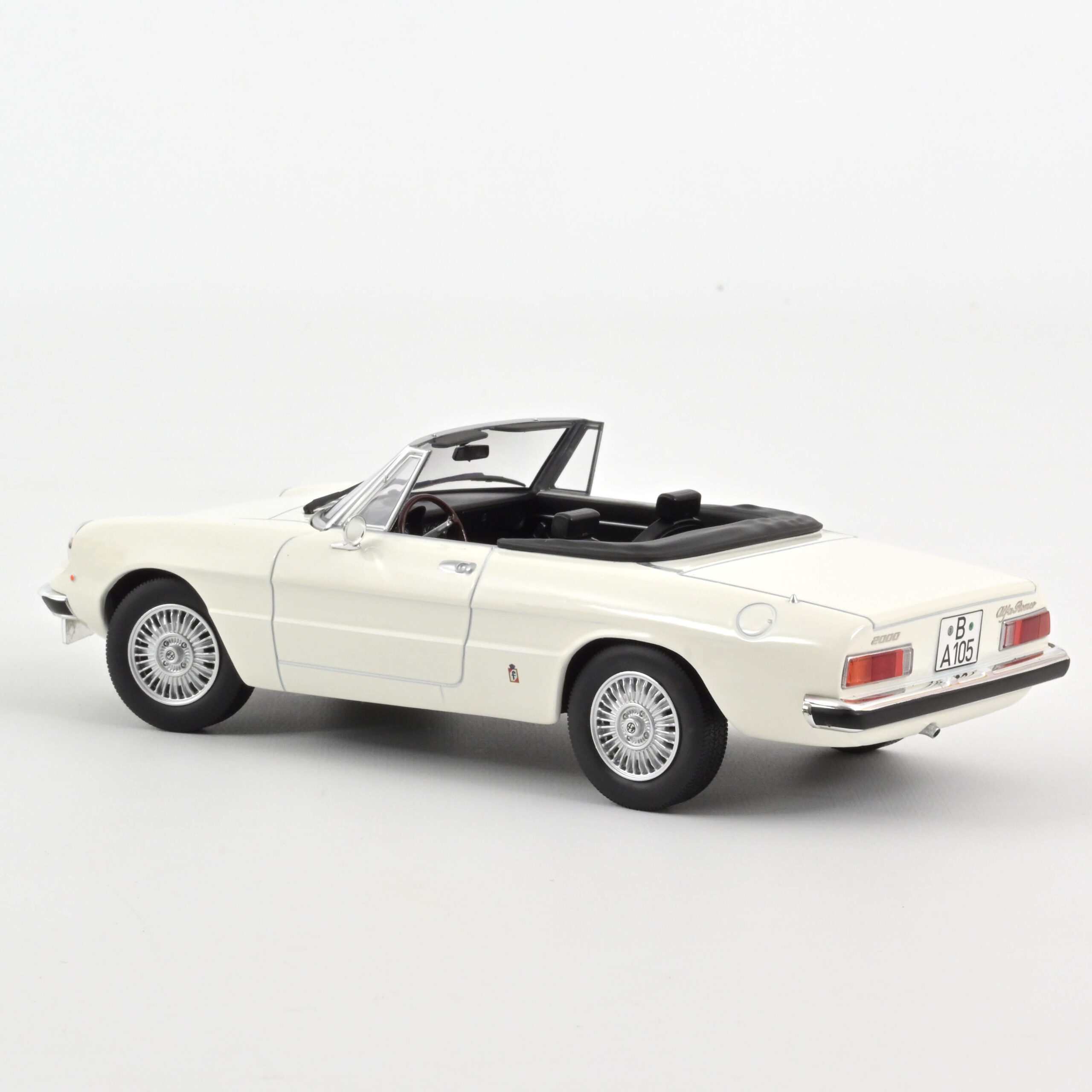 Alfa Romeo 2000 Spider 1978 White – Bild 2