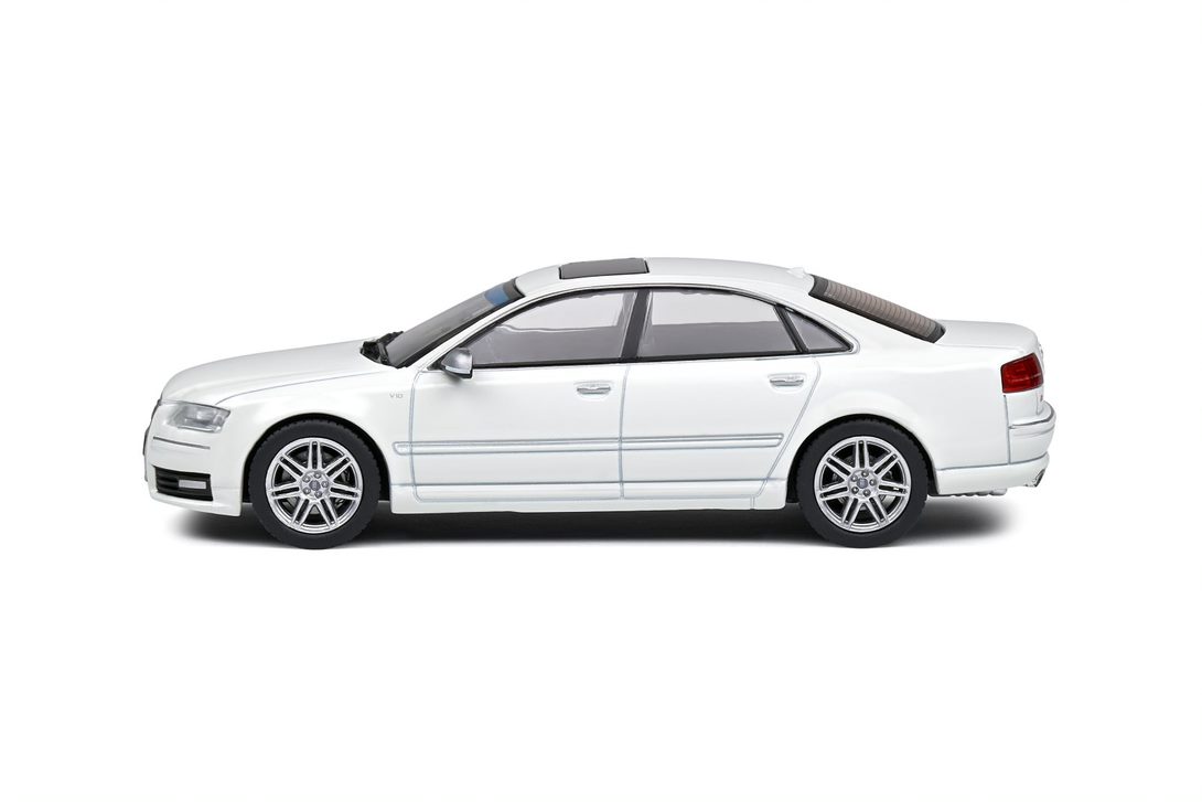 AUDI S8 (D3) WHITE – Bild 8