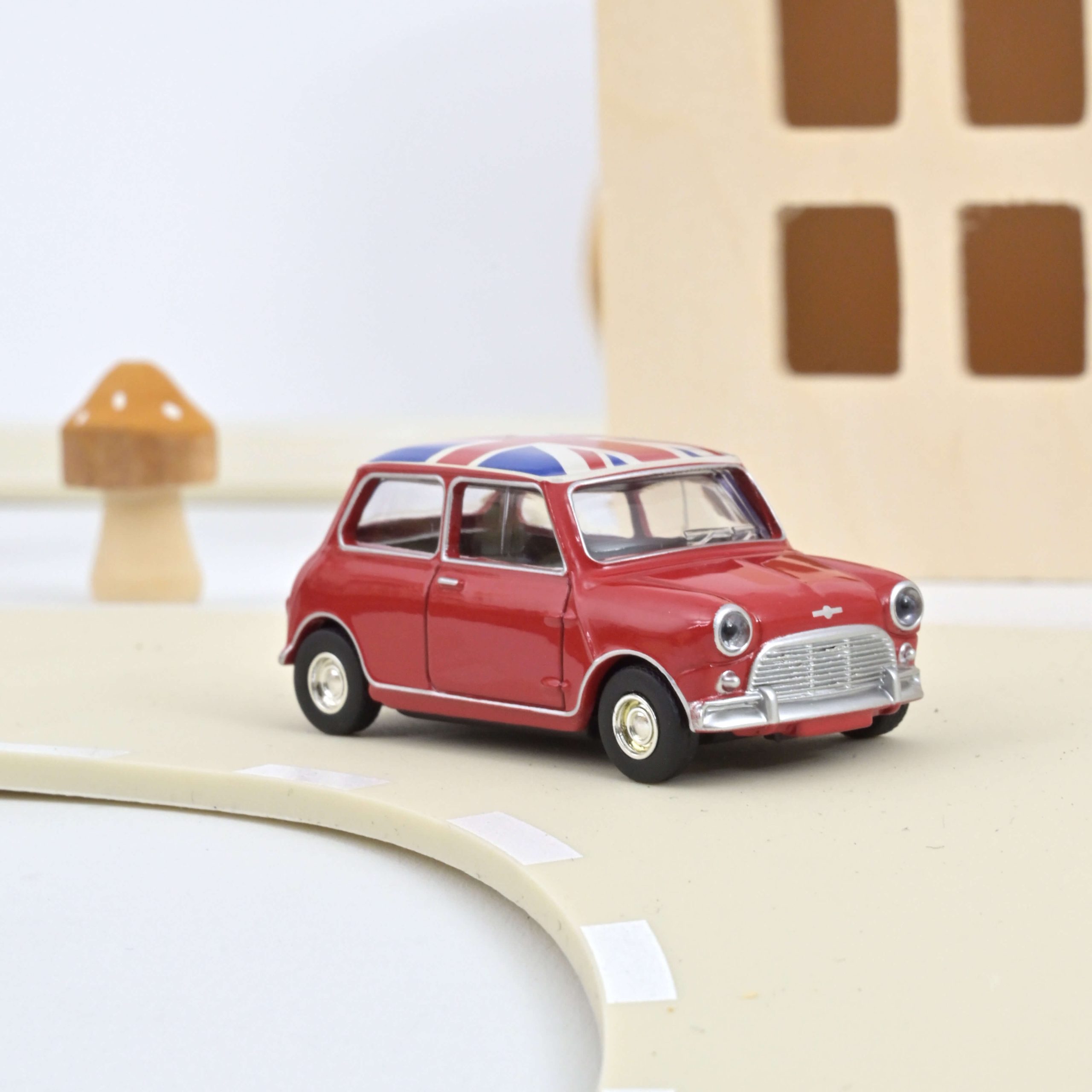 Mini Cooper S 1964 Tartan Red with Flag on Roof – Bild 5