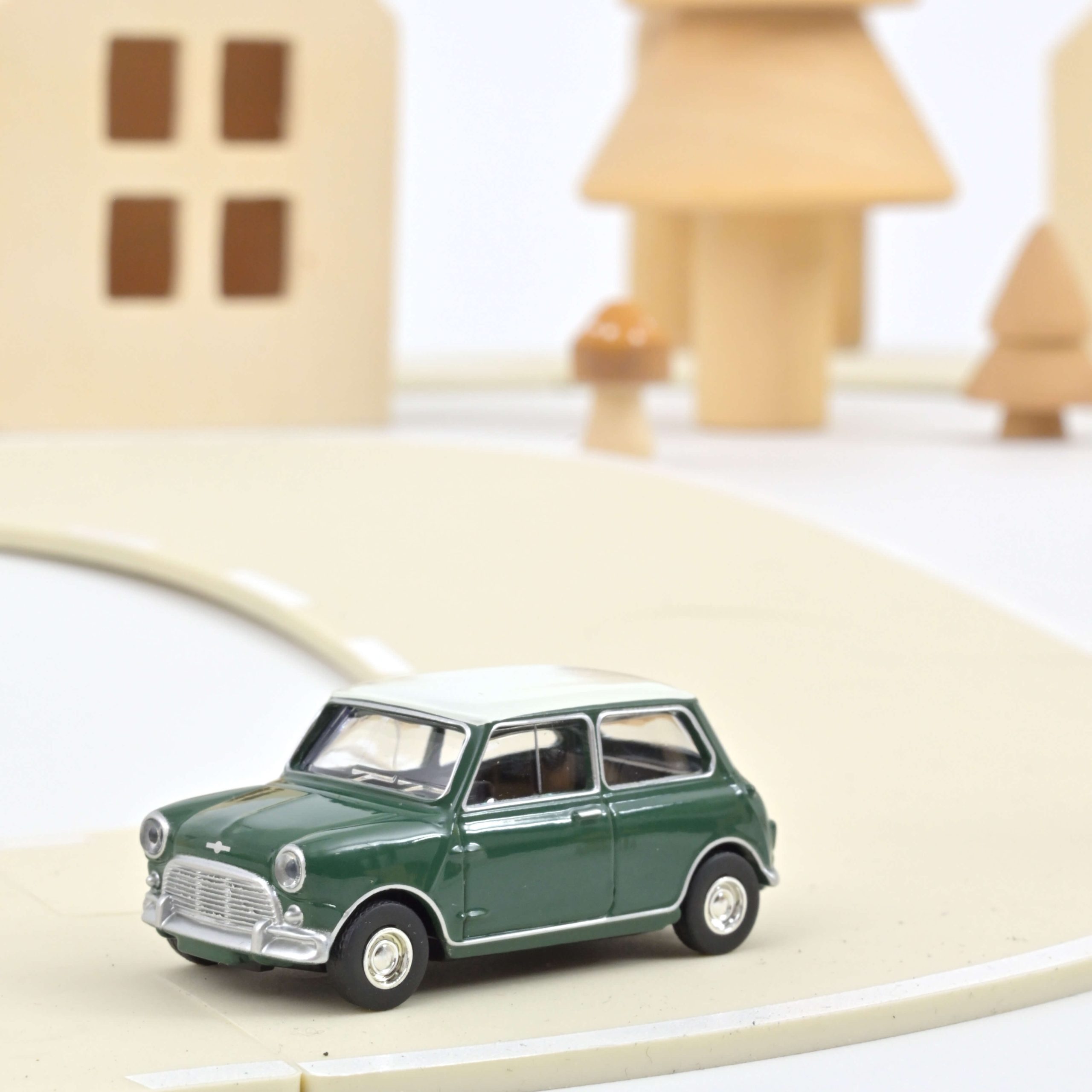 Mini Cooper S 1964 Almond Green and White Roof – Bild 4