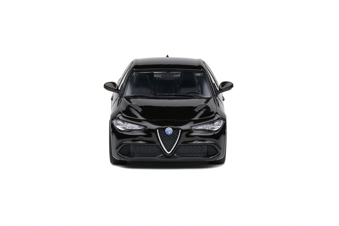 ALFA ROMEO GIULIA QUADRIFOGLIO BLACK – Bild 2