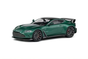 ASTON MARTIN VANTAGE V12 GREEN
