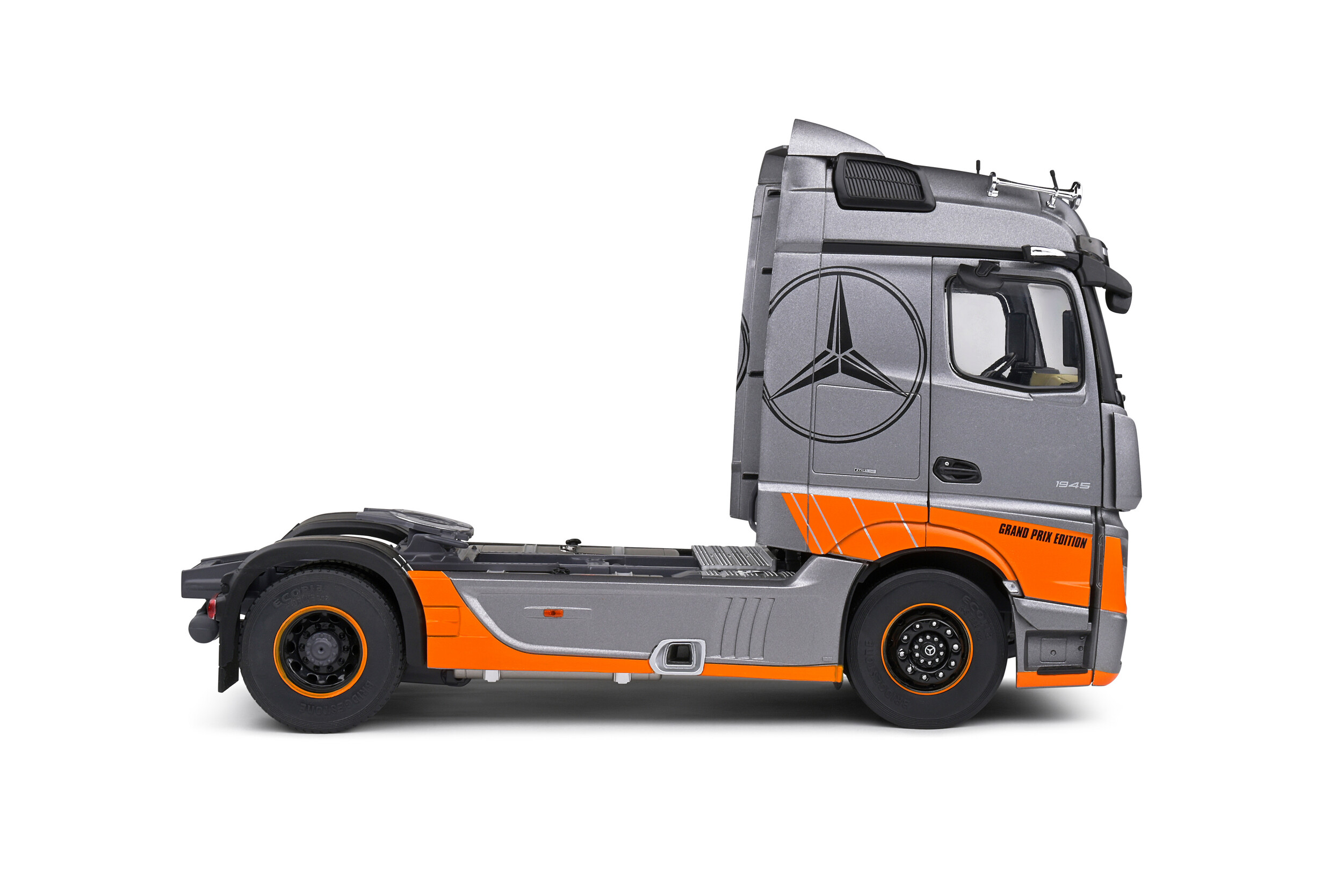 MERCEDES-BENZ ACTROS L GRAND PRIX EDITION SILVER 2019 – Bild 6
