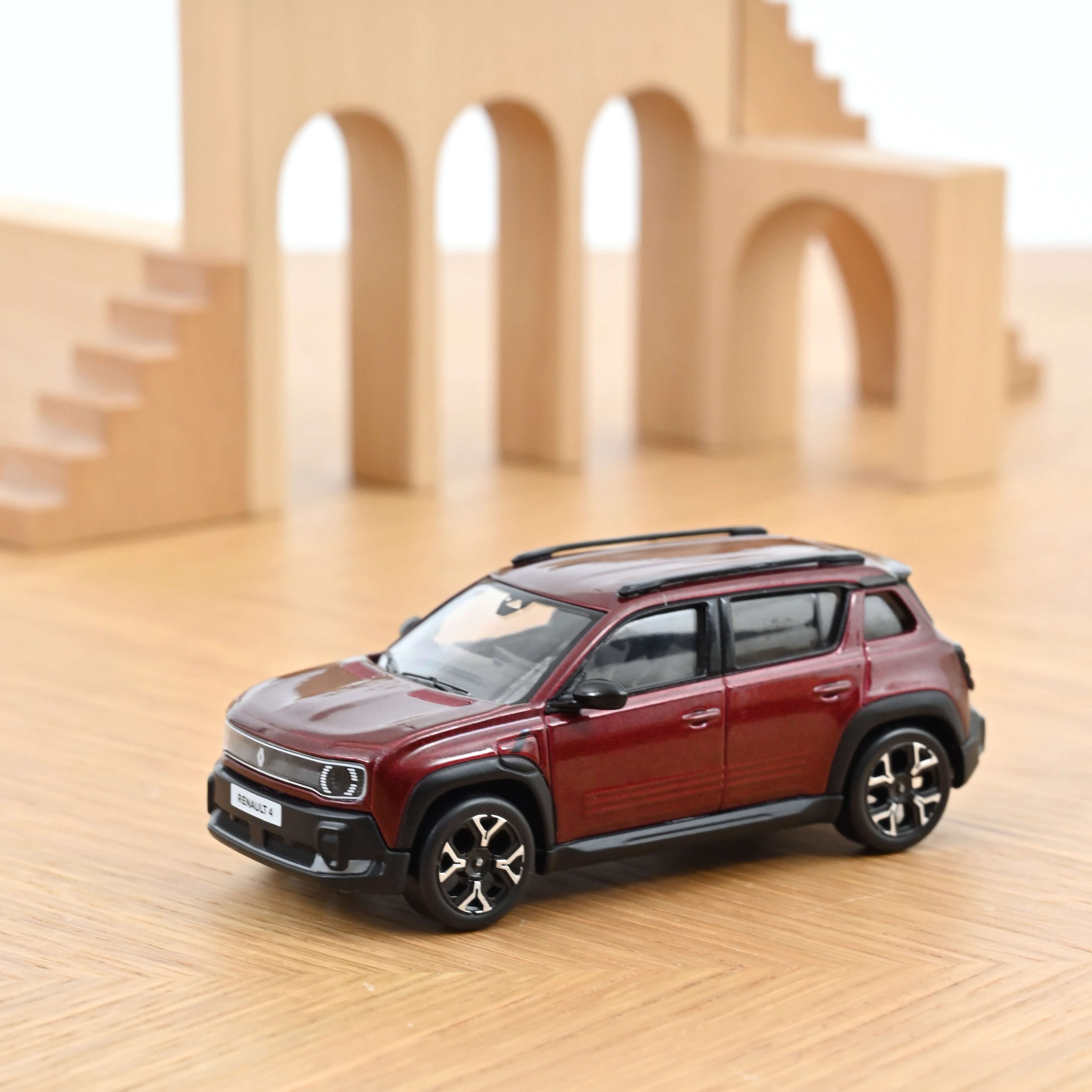 Renault 4 E-Tech Electric 2025 Carmin Red – Bild 3