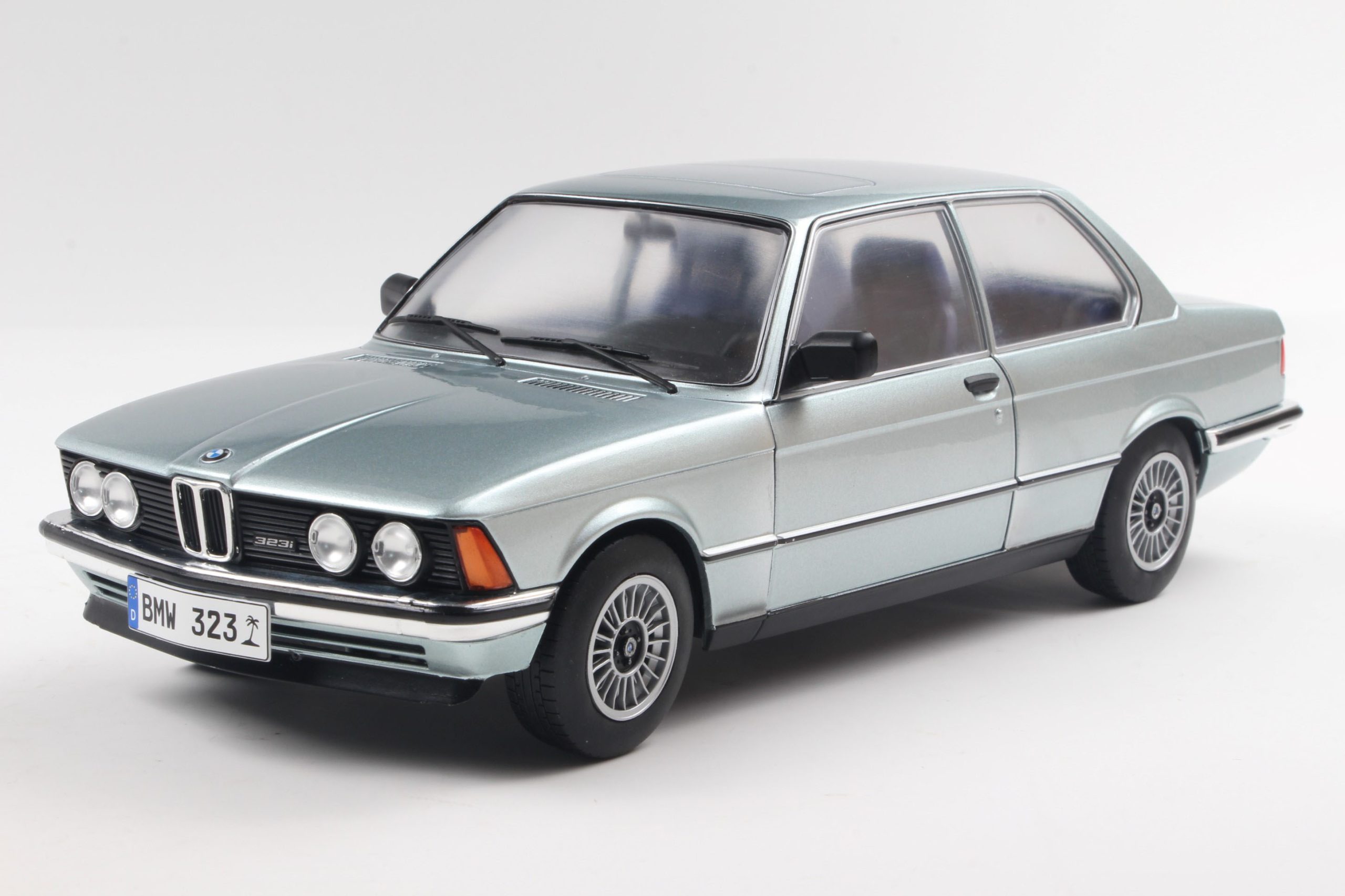 BMW E21 323I SAPHIRBLAU METALLIC 1980
