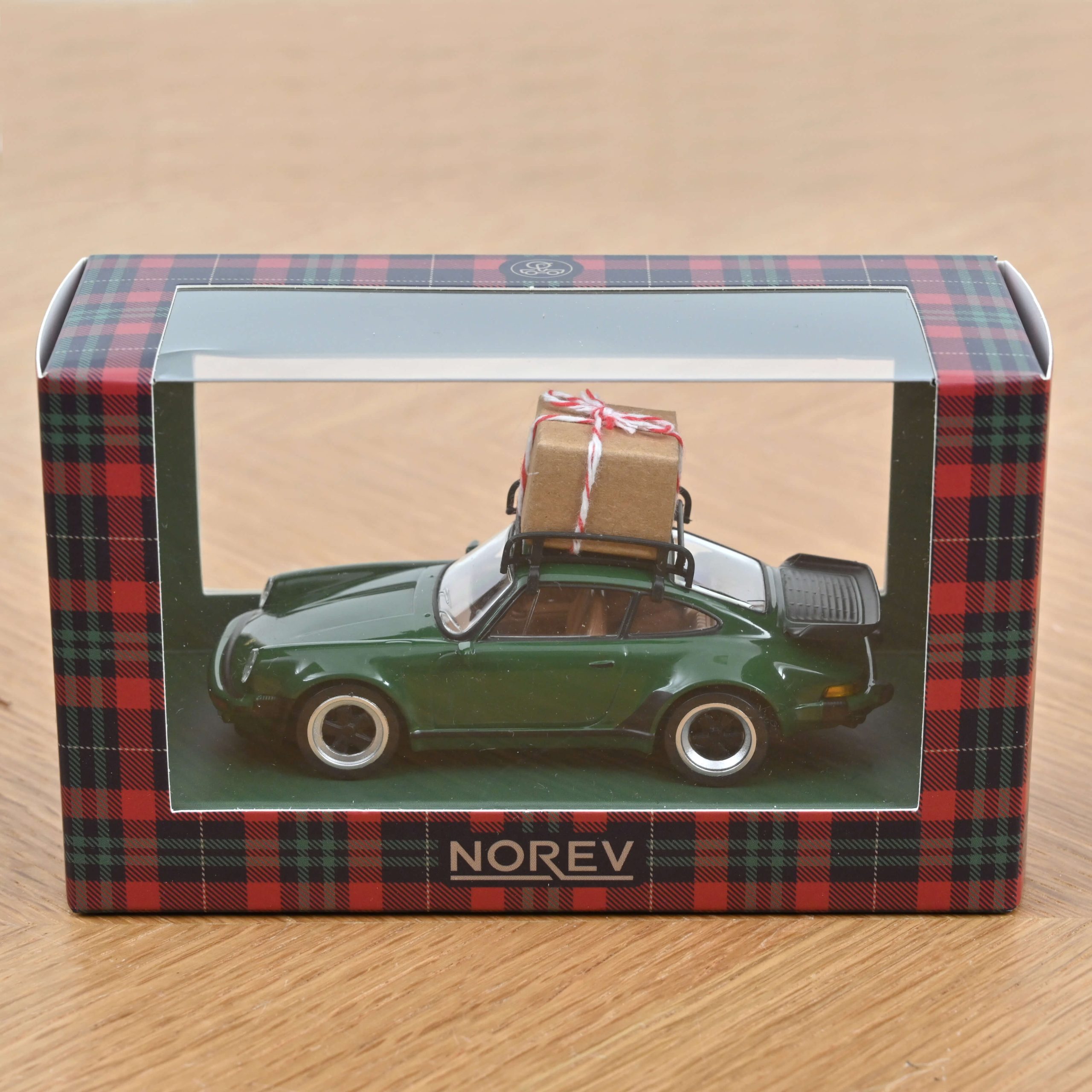 Porsche 911 Turbo 1978 Božićni model - Зображення 2