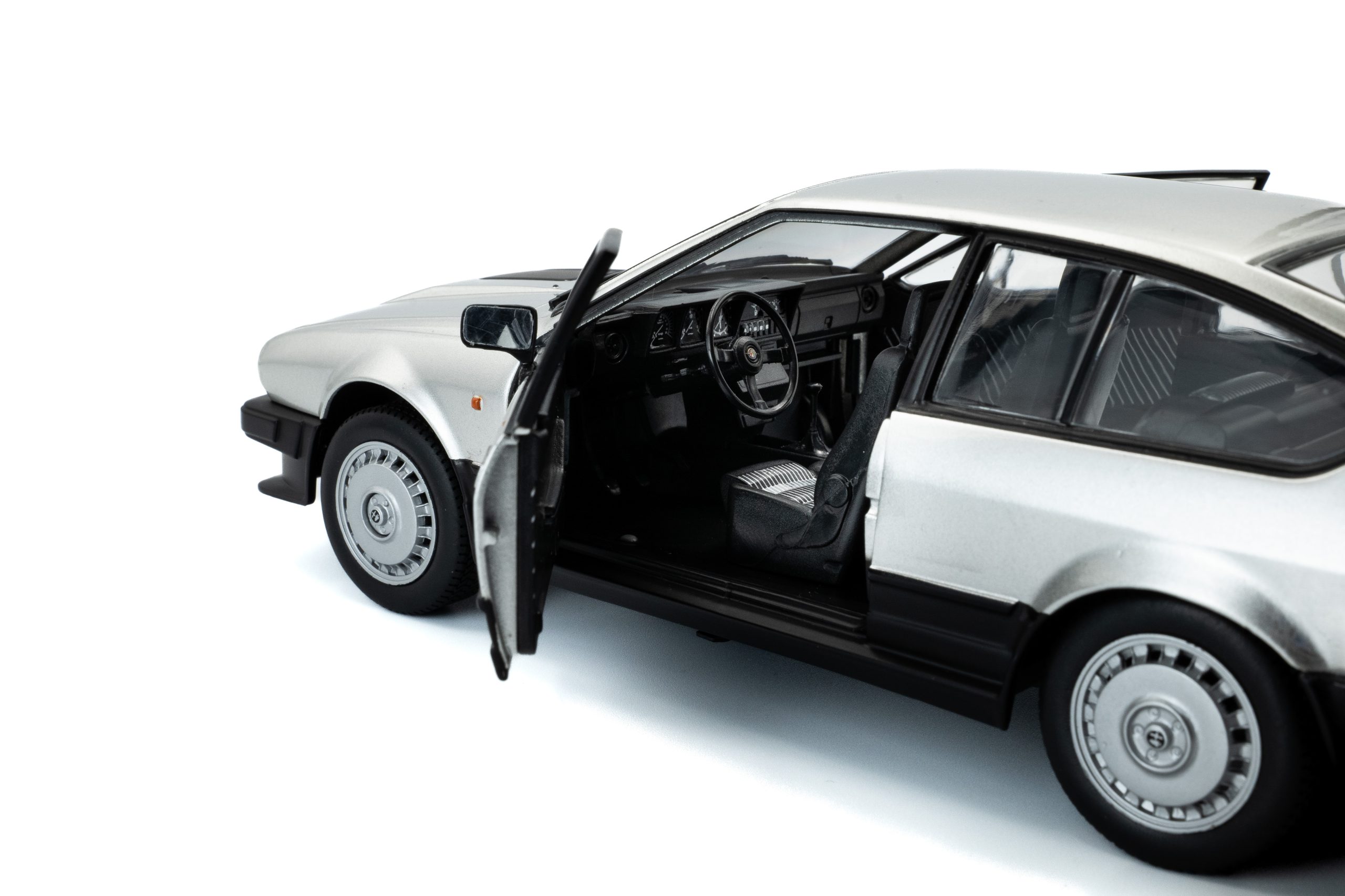 ALFA ROMEO GTV6 SILVER 1984 - Зображення 6