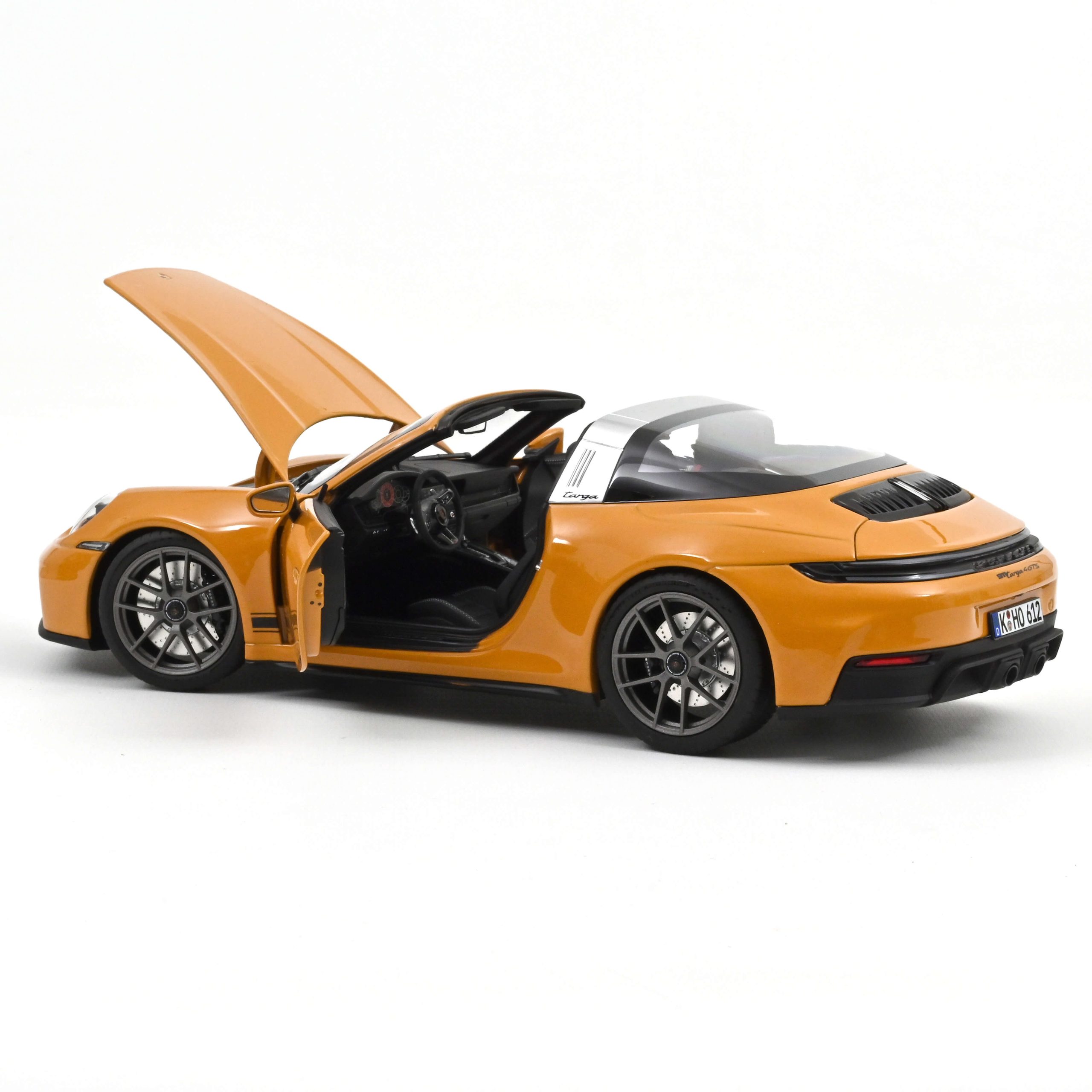 Porsche 911 Targa 4 GTS 2025 Bahama Yellow - Image 2