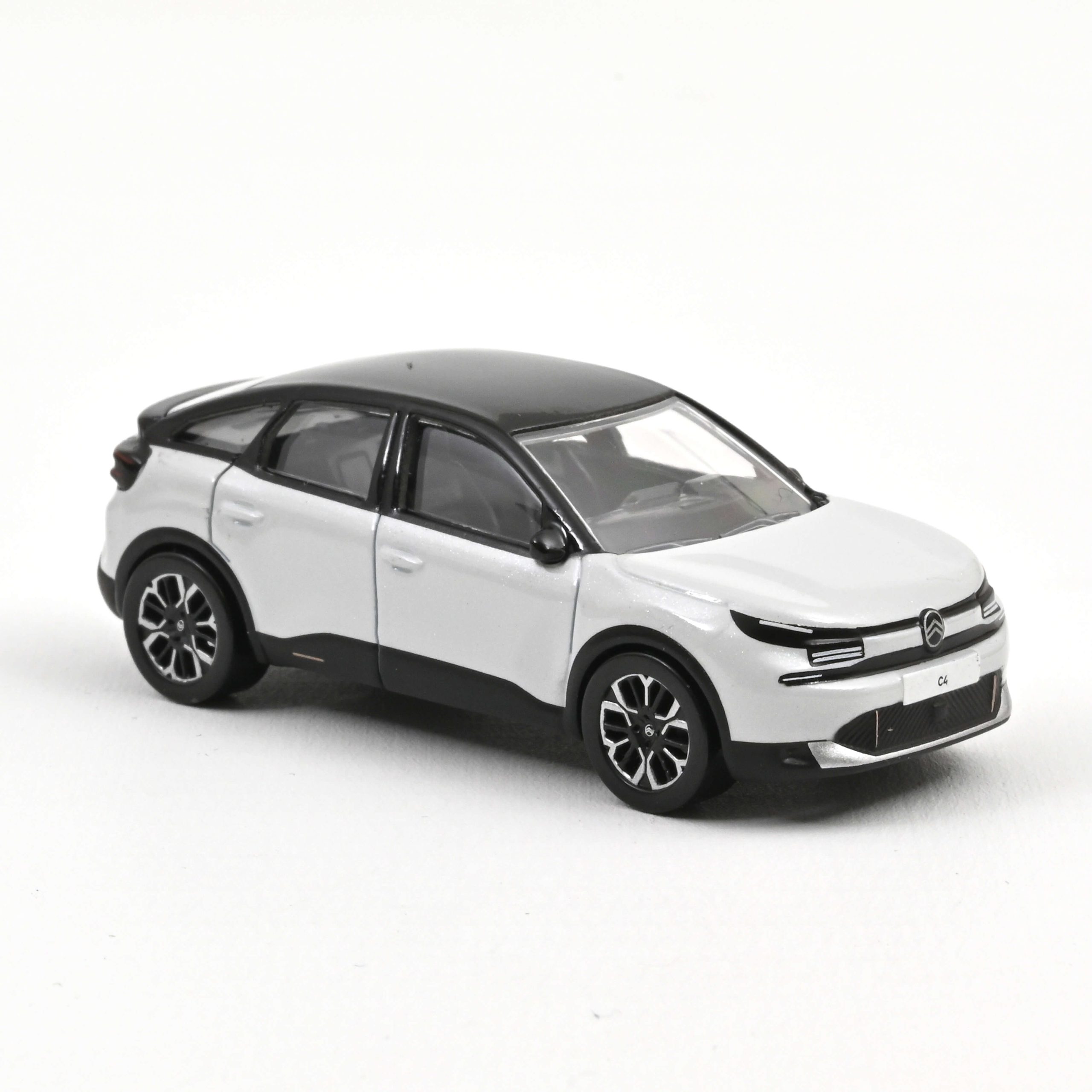 Citroën C4 2025 Okenite White metallic and Black