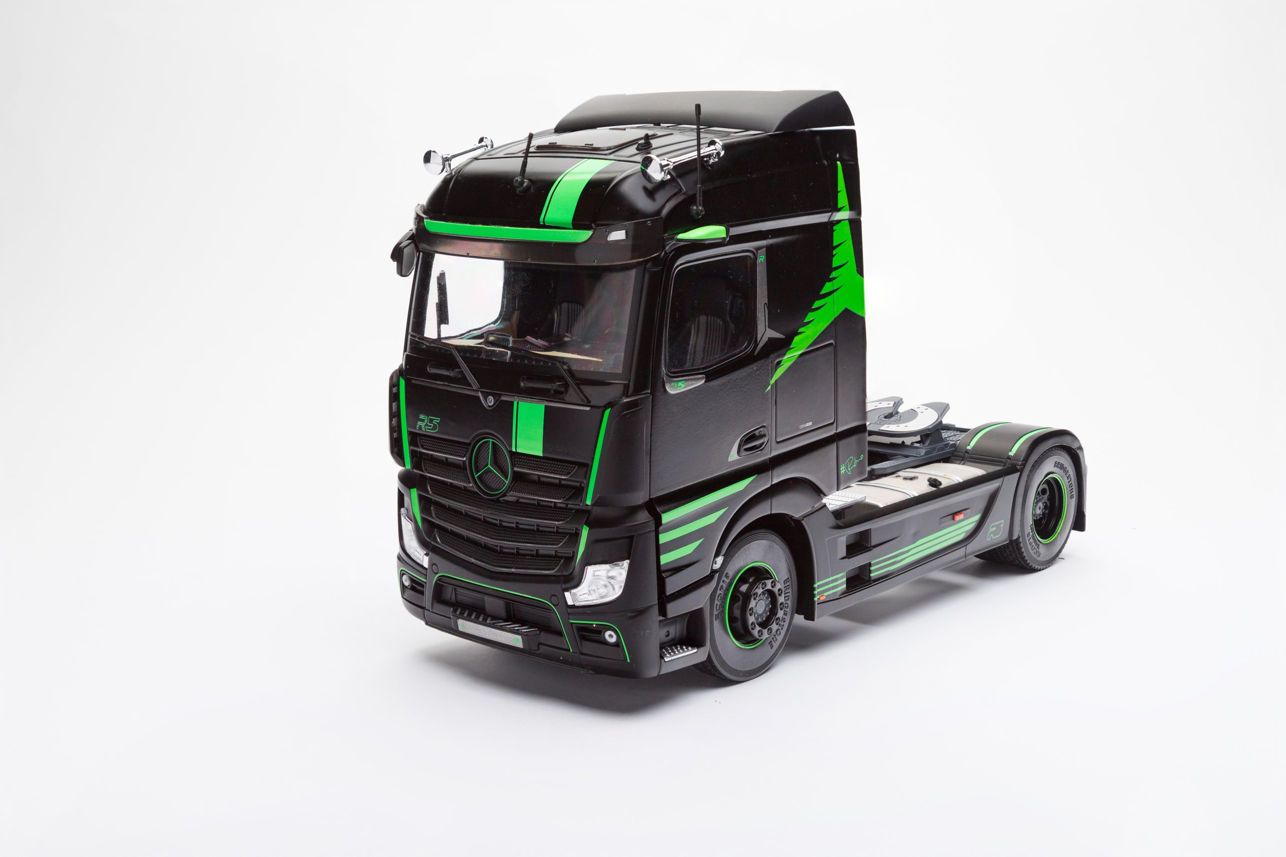 MERCEDES-BENZ ACTROS R5 ITALIAN COLLECTION BLACK 2021