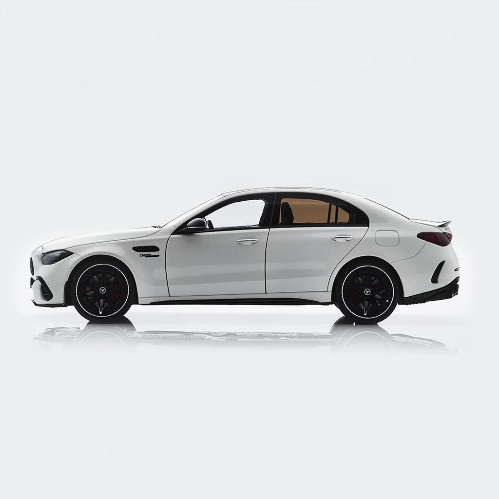 Mercedes-AMG C 63 S E Performance - Image 6