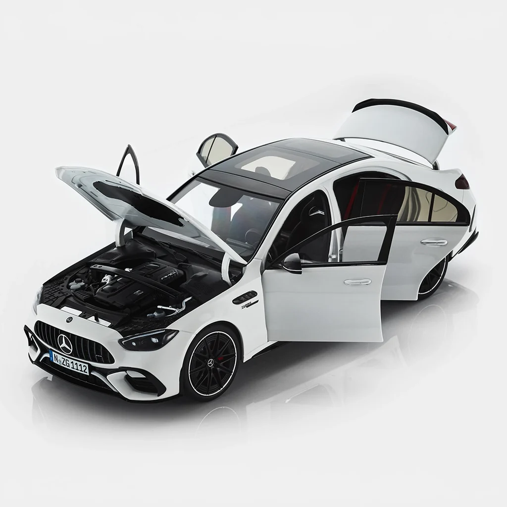 Mercedes-AMG C 63 S E Performance - Image 4