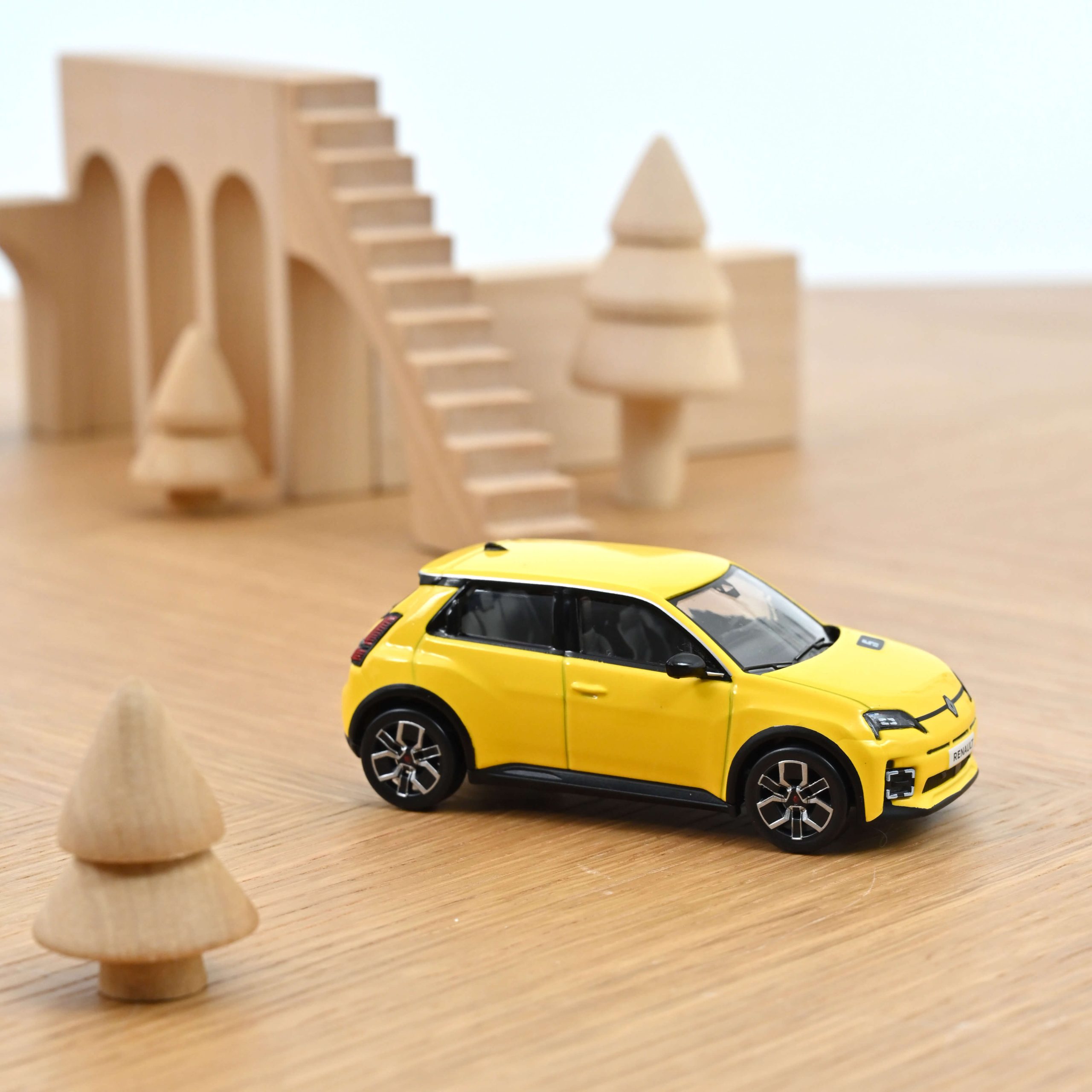 Renault 5 E-Tech Electric 2024 Pop Yellow - Зображення 2