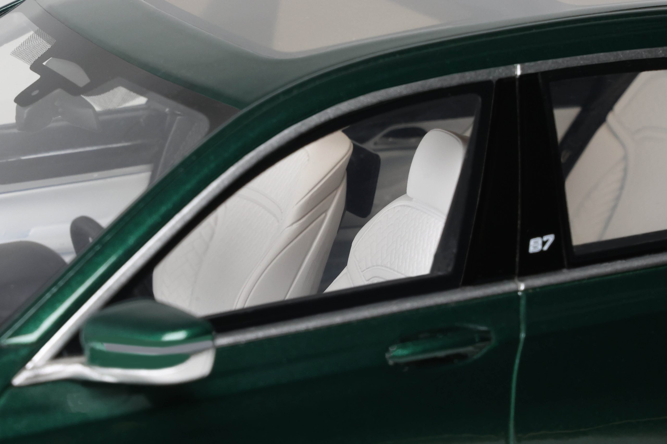 BMW ALPINA B7 SALOON ALPINA GREEN 2022 - Figura 2