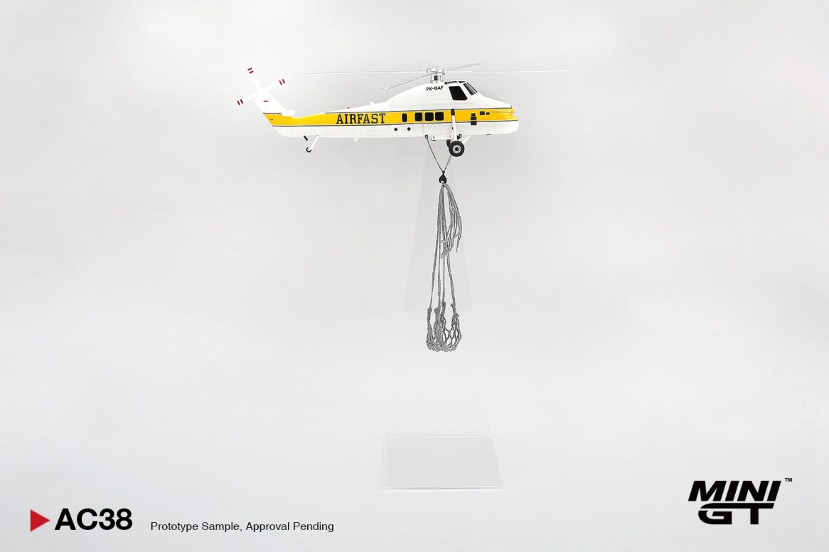 SIKORSKY S58T HELICOPTER CAMEL TROPHY 1985 - Image 2