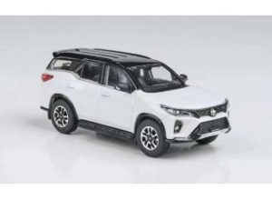 Toyota Fortuner, 2023 platinum white