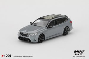 BMW M5 (G99) TOURING BROOKLYN GREY METALLIC 2025