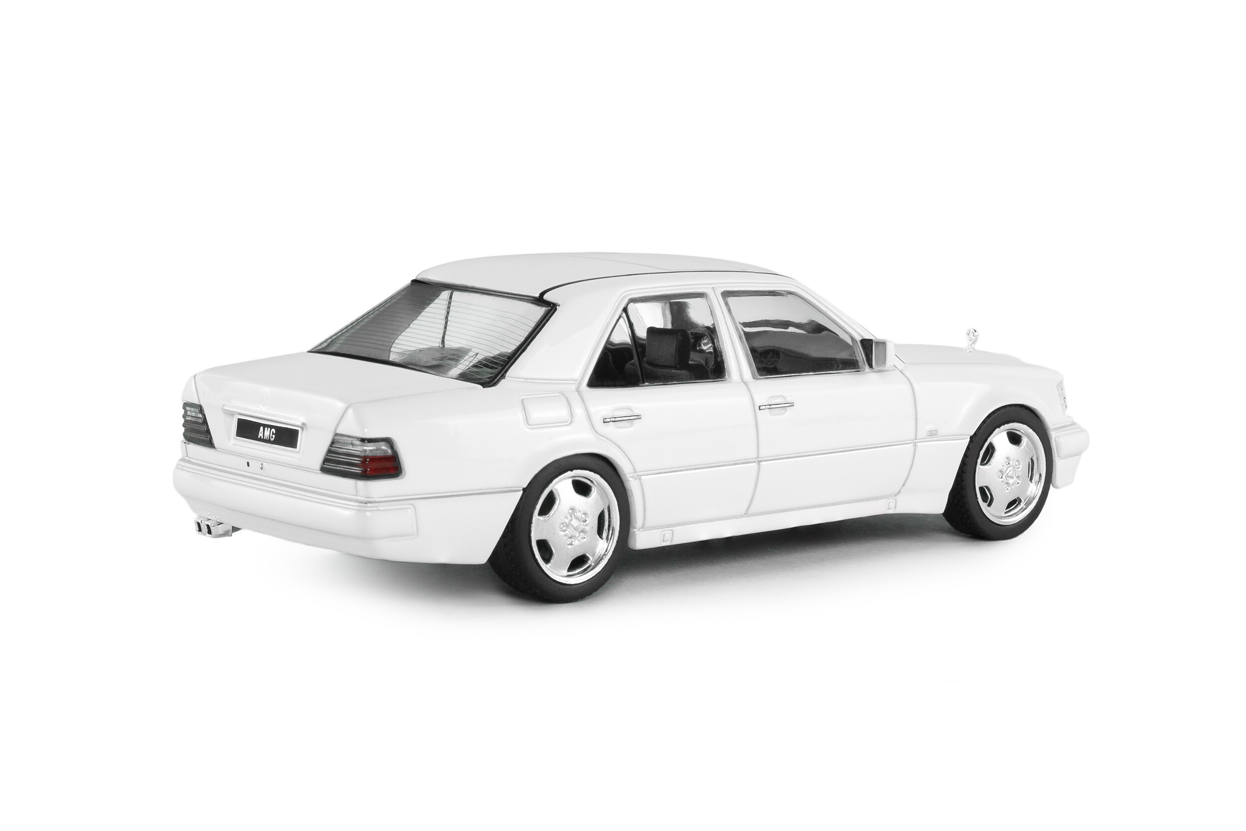 MERCEDES-BENZ (W124) E60 AMG WHITE 1994 - Image 6