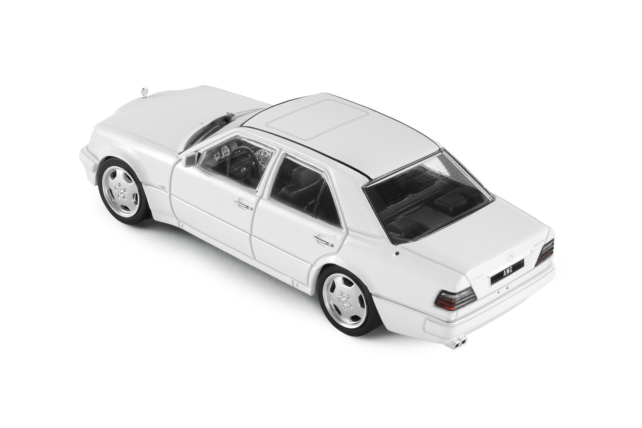 MERCEDES-BENZ (W124) E60 AMG WHITE 1994 - Image 2