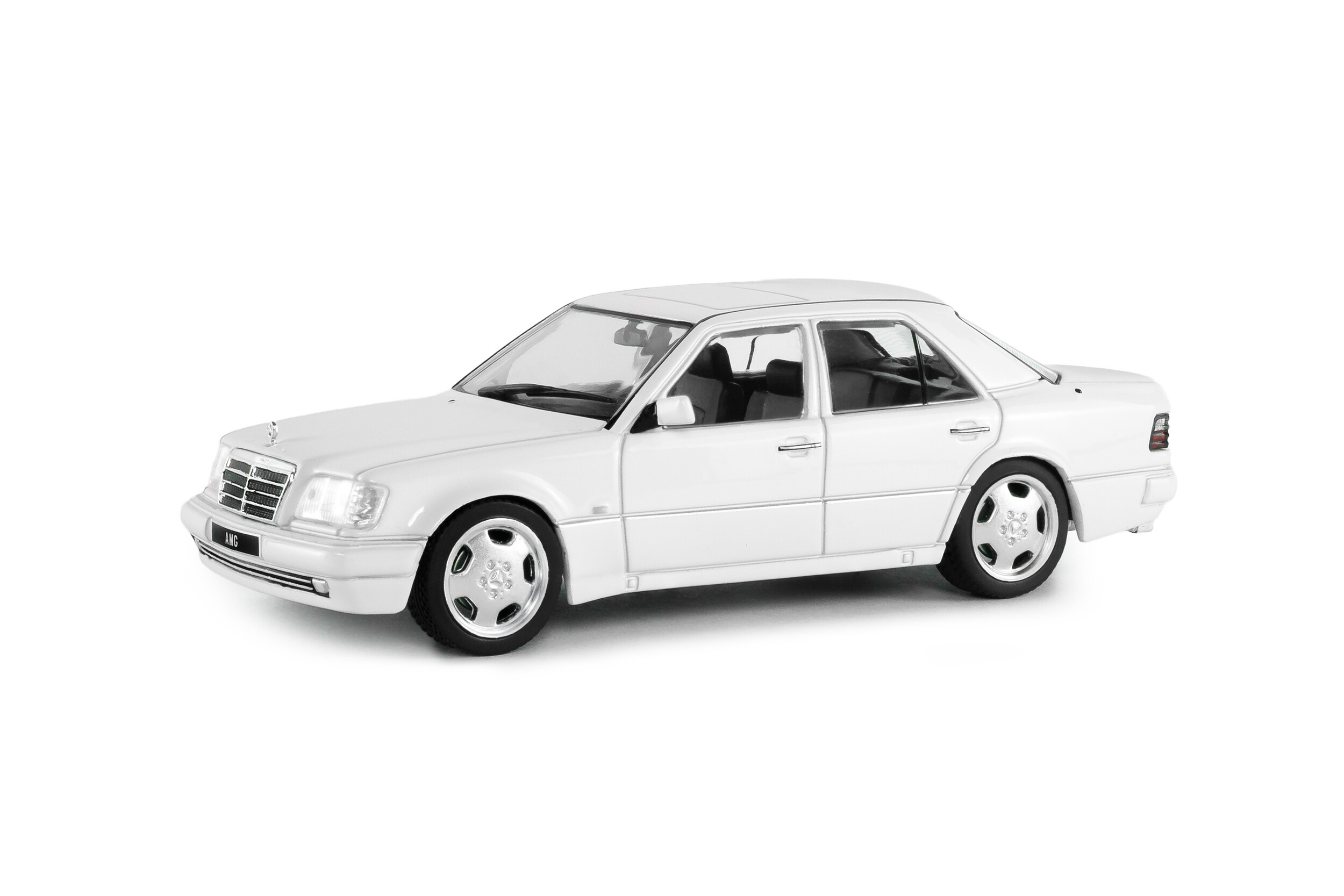 MERCEDES-BENZ (W124) E60 AMG WHITE 1994 - Image 9